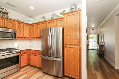 3387 Four Seasons Dr, Turlock CA  95382-9713 exterior