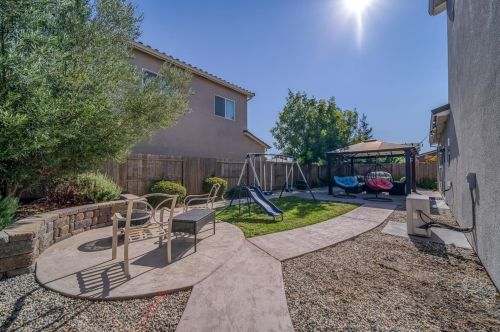 1652 Sephos St, Manteca CA  95337 exterior