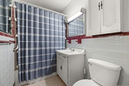 54 Greenfield Rd, Milford CT  06460-6331 exterior