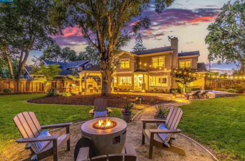 141 Esther Ln, Danville, CA 94526-3203