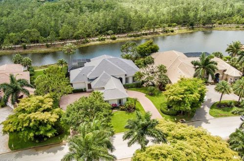 22121 Shallowater Ln, Bonita Springs, FL 34135-8357