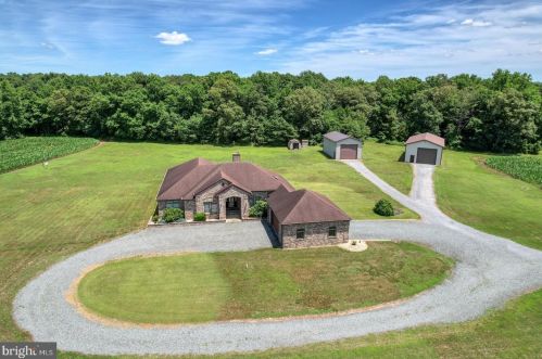 1572 Woodyard Rd, Harrington, DE 19952-1806