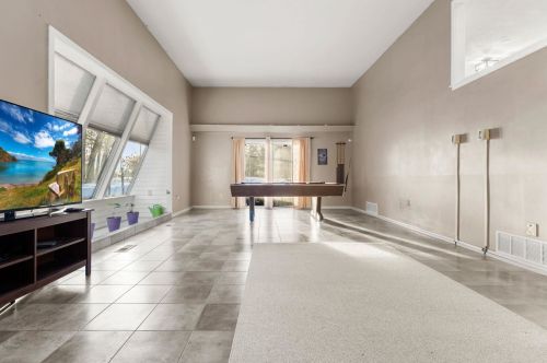 8 Kipford Way, Nashua NH 03063-1504 exterior