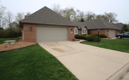 6160 Avocet Cir, Hobart, IN 46342-6938