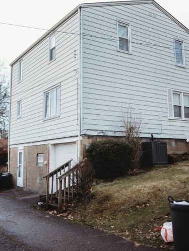 2013 Ridge Ave, New Kensington PA  15068-4043 exterior