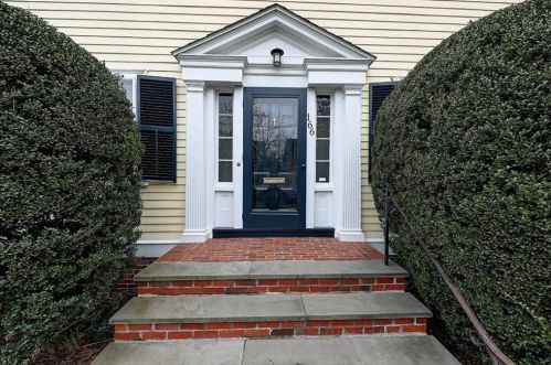 166 Arlington Ave, Providence, RI 02906-2330