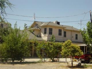 3016 Dudley Ave, Fresno, CA 93722-5918