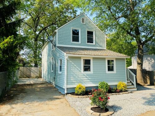93 Hazard Ave, Warwick RI  02889-9403 exterior