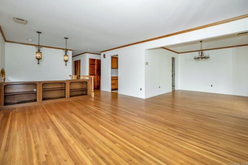 4 Eunice Ln, Thornwood NY  10594-1901 exterior