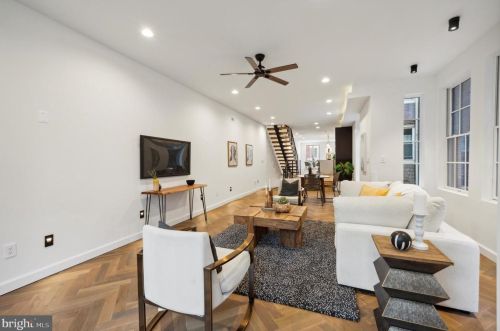 2037 Locust St, Philadelphia PA  19103-5613 exterior