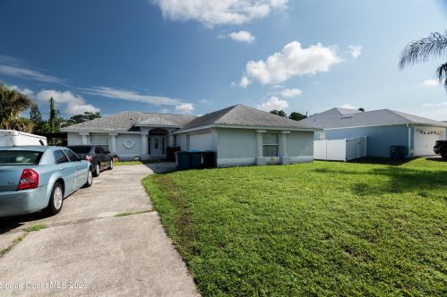 721 Delmonico St, Melbourne, FL 32907-3204