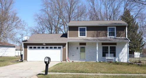 2002 Shaker Dr, Valpo, IN 46383-3928