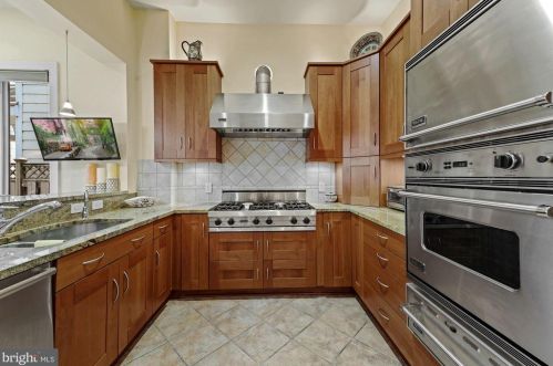 709 Capitol St, Washington DC 20003-1711 exterior