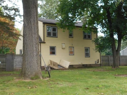 429 Elm St, Windsor Locks CT  06096-1604 exterior