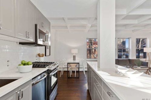 150-17 Grand Central Pkwy, Jamaica, NY 11435-1039