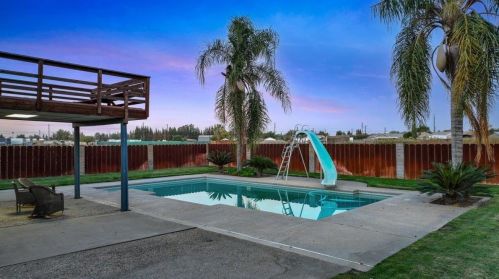 1812 Golf Rd, Turlock CA  95380-9746 exterior