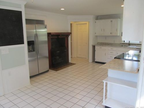 188 Thames St, Groton CT  06340-3631 exterior