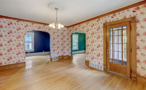 318 Hartwell Ave, Waukesha, WI 53186-6405