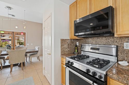 54560 Avenida Madero, La Quinta CA  92253-3725 exterior