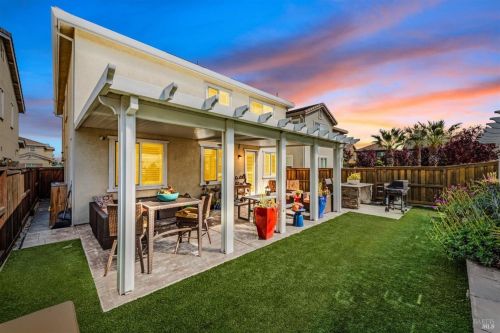 5284 Gramercy Cir, Fairfield CA  94533-6680 exterior