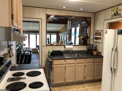 14 Strawberry Point Dr, Andover NJ  07821-3702 exterior