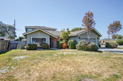 1950 Scenic Cir, Hollister, CA 95023-5801