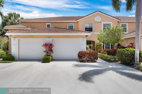 12439 Crystal Pointe Dr, Boynton Beach, FL 33437-5673