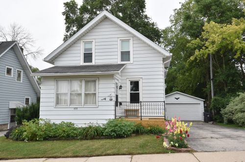 633 Chicago Ave, Waukesha, WI 53188-3504