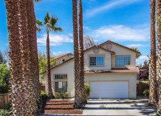 440 Adrian Ct, Hollister, CA 95023-2212