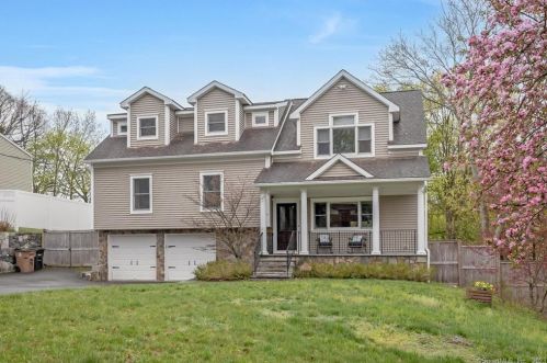 59 Buckingham Dr, Stamford, CT 06902-8308