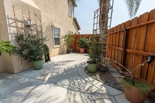 5507 Squire Wells Way, Riverbank CA  95367-9519 exterior