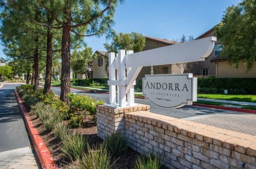 27483 Coldwater Dr, Santa Clarita CA  91354-1865 exterior
