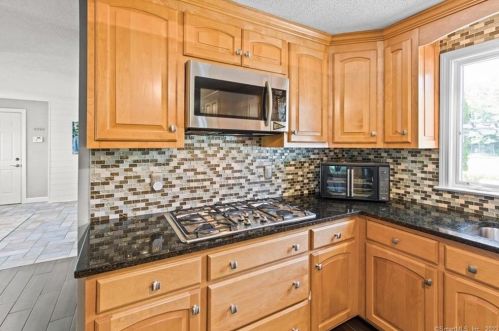 309 Pilgrim Ln, Southington CT  06489-1345 exterior