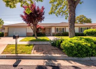 7343 4th St, Fresno, CA 93720-3210