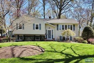 28 John Cir, Norwood, NJ 07648-1705