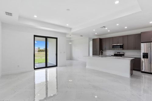 2021 13th Ave, Cape Coral, FL 33909-4412