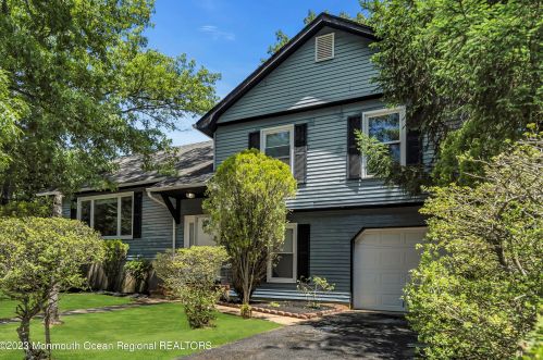 955 Hearthstone Dr, Lakewood, NJ 08701-5513