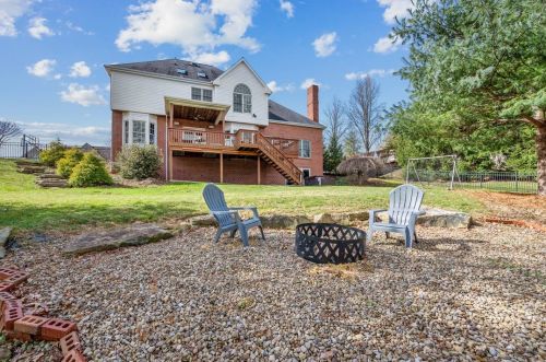 1555 Alaqua Dr, Sewickley PA  15143-9567 exterior