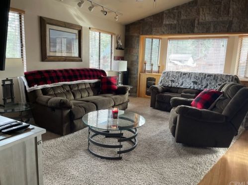 329 Fairway Blvd, Big Bear City CA  92314-8879 exterior