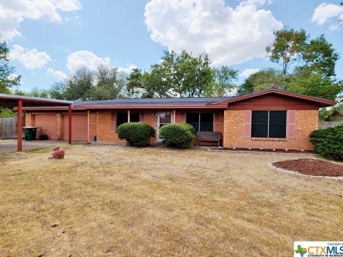 604 Edinburgh St, Victoria, TX 77904-2870