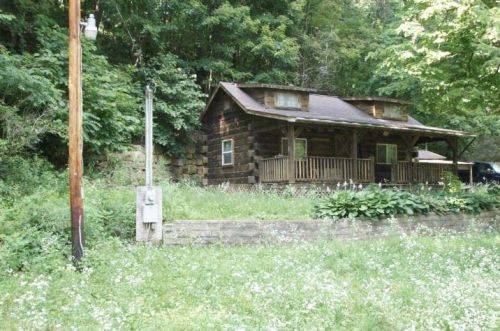 3150 Hunter Hollow Rd, Dodgeville WI  53533-8862 exterior