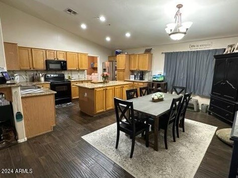 16592 162nd Ave, Sun City, AZ 85374-5766