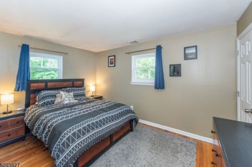 36 Riverside Dr, Parsippany NJ  07834-2133 exterior