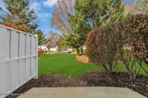26 Dallenbach Ln, East Brunswick NJ  08816-5682 exterior