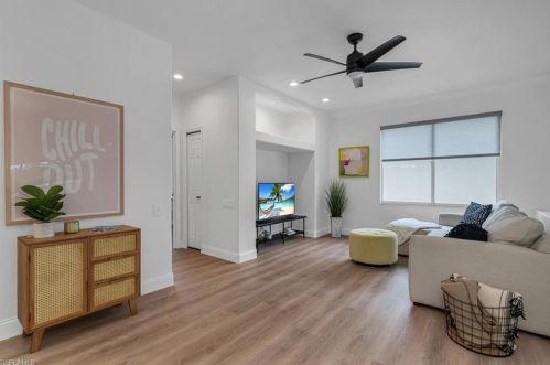 5743 Persimmon Way, Naples FL  34110-2320 exterior