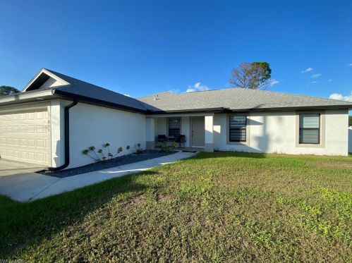 2802 9th St, Lehigh Acres, FL 33976-3115