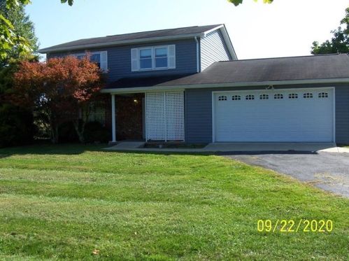 417 Ceylon Rd, Fairdale, PA 15320-1320