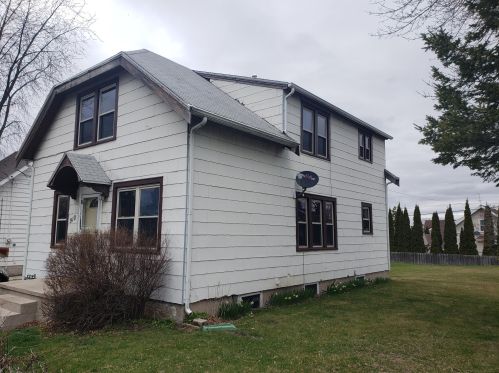 910 Summit St, Manitowoc, WI 54220-6648