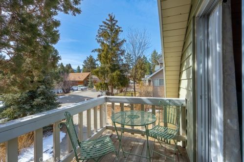 209 Gilroy Dr, Big Bear City CA  92314-9683 exterior