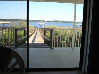 1721 Lake Villa Dr, Tavares, FL 32778-5743